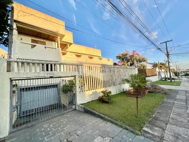 Casa com 1m² 3 quartos e 4 banheiros, à venda, no bairro Jardim das Américas em Curitiba