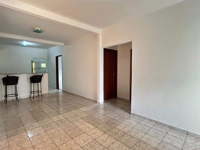 Casa 4 quartos e 1 banheiro, à venda, no bairro Fauna 1 em Rio Quente
