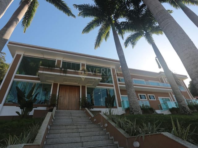 Casa com 3200m² 7 quartos e 10 banheiros, à venda ou para alugar, no bairro Vargem Pequena em Rio de Janeiro