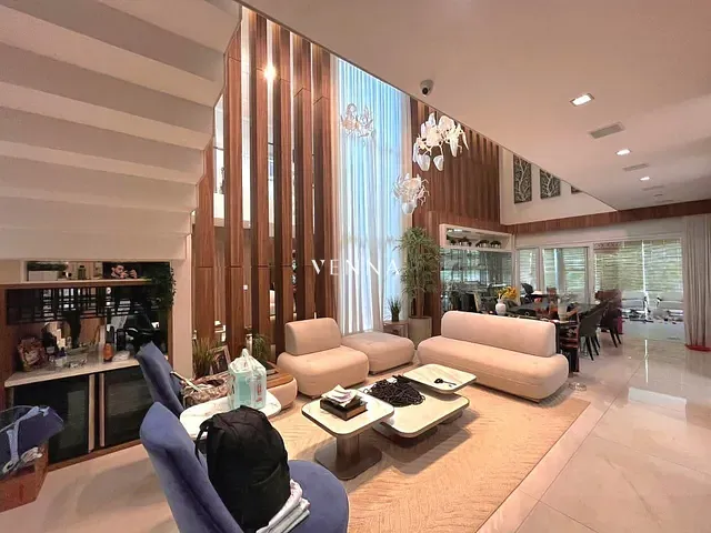Casa com 610m² 5 quartos e 7 banheiros, à venda, no bairro Vivendas do Arvoredo em Londrina