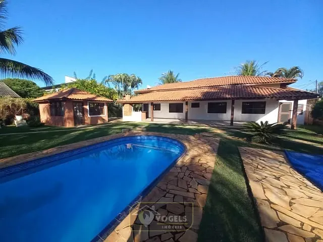 Casa 4 quartos e 3 banheiros, à venda, no bairro Palm Park em Holambra