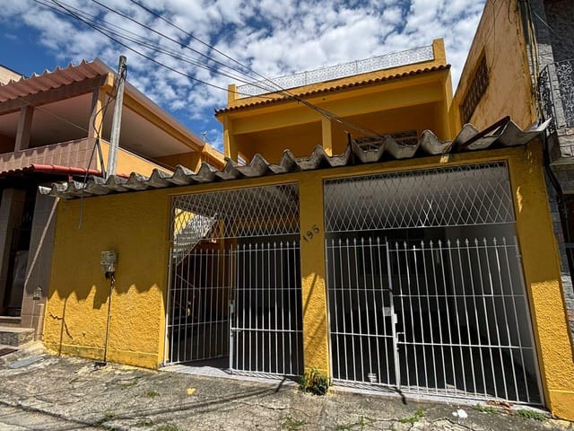 Casa com 130m² 2 quartos e 1 banheiro, para alugar, no bairro Realengo em Rio de Janeiro