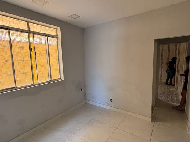 Casa com 130m² 2 quartos e 1 banheiro, para alugar, no bairro Realengo em Rio de Janeiro