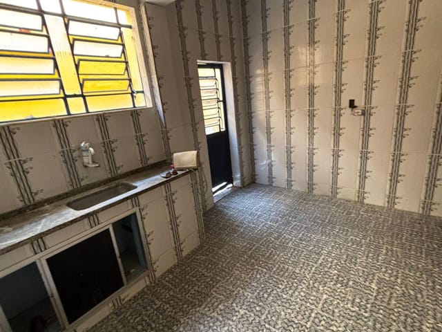 Casa com 130m² 2 quartos e 1 banheiro, para alugar, no bairro Realengo em Rio de Janeiro