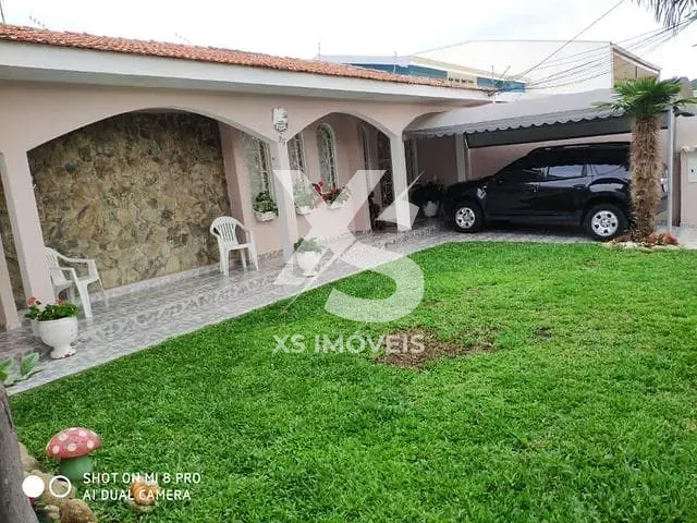 Casa com 450m² 3 quartos e 3 banheiros, à venda, no bairro Cajuru em Curitiba