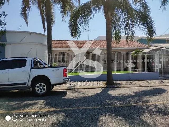 Casa com 450m² 3 quartos e 3 banheiros, à venda, no bairro Cajuru em Curitiba