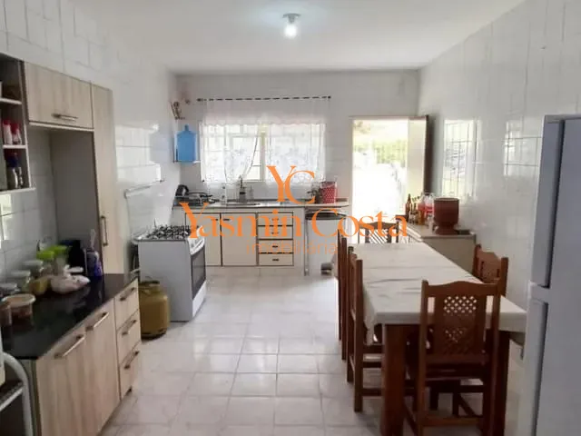 Casa com 417m² 3 quartos e 2 banheiros, à venda, no bairro Centro em Cambuí