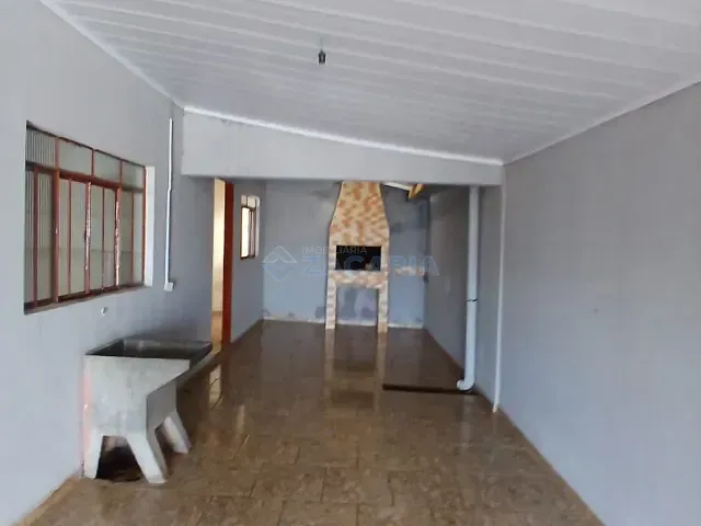 Casa 5 quartos e 1 banheiro, para alugar, no bairro Parque Residencial Milani em Apucarana