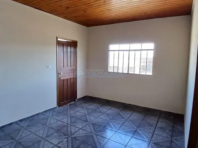 Casa 5 quartos e 1 banheiro, para alugar, no bairro Parque Residencial Milani em Apucarana