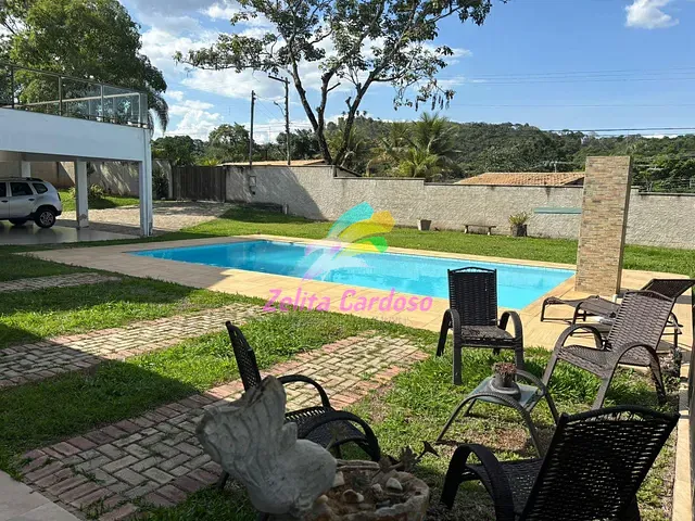 Casa com 2040m² 2 quartos e 5 banheiros, à venda, no bairro Condomínio Vale do Ouro em Ribeirão das Neves