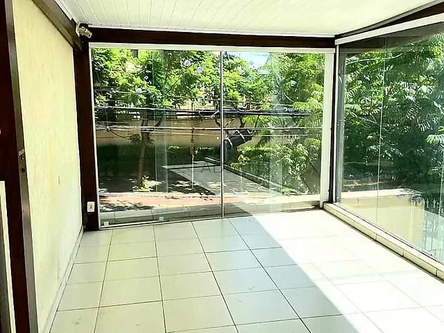 Casa com 260m² 6 quartos e 5 banheiros, à venda ou para alugar, no bairro Saúde em São Paulo