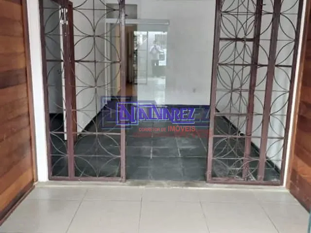 Casa com 200m² 4 quartos e 1 banheiro, à venda, no bairro Eurico Salles em Serra