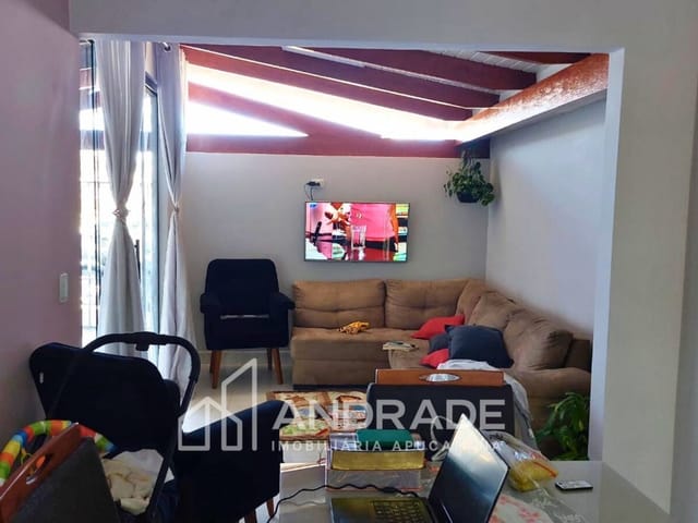 Casa com 108m² 2 quartos e 1 banheiro, à venda, no bairro Jardim Independência em Apucarana