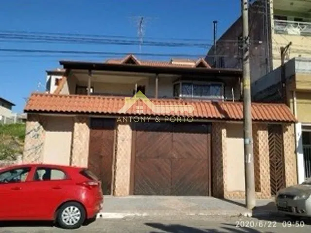 Casa com 330m² 3 quartos e 5 banheiros, à venda, no bairro Vila Rio de Janeiro em Guarulhos