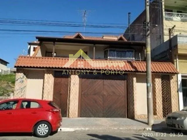 Casa com 330m² 3 quartos e 5 banheiros, à venda, no bairro Vila Rio de Janeiro em Guarulhos