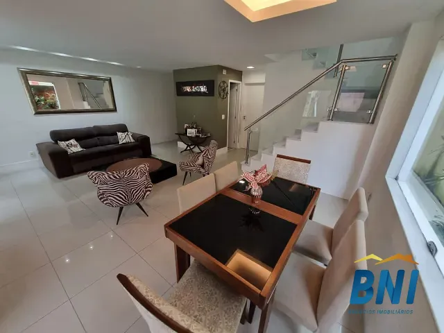 Casa com 226m² 4 quartos e 5 banheiros, à venda ou para alugar, no bairro Recreio dos Bandeirantes em Rio de Janeiro