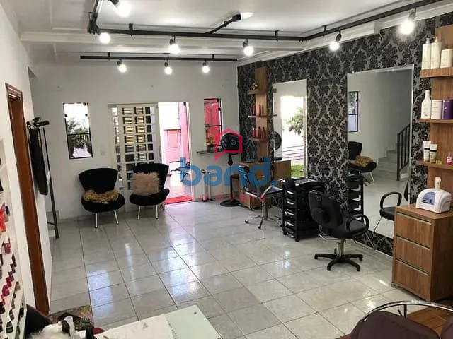 Casa com 300m² 5 quartos e 3 banheiros, para alugar, no bairro Parque Residencial Rafael Alcala em Porto Feliz
