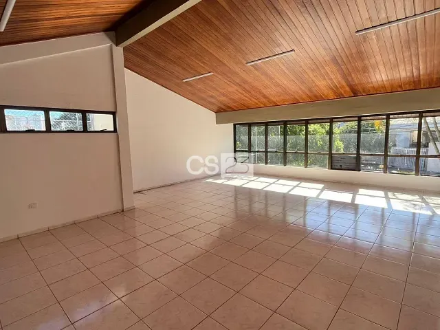 Casa com 1200m², para alugar, no bairro Kennedy em Londrina