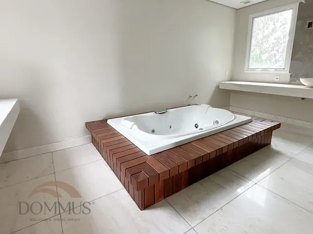 Casa com 504m² 4 quartos e 4 banheiros, à venda, no bairro Village Nobre em Ipatinga