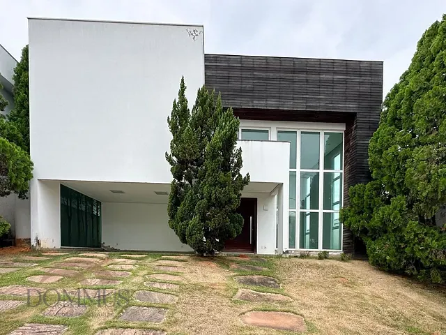Casa com 504m² 4 quartos e 4 banheiros, à venda, no bairro Village Nobre em Ipatinga