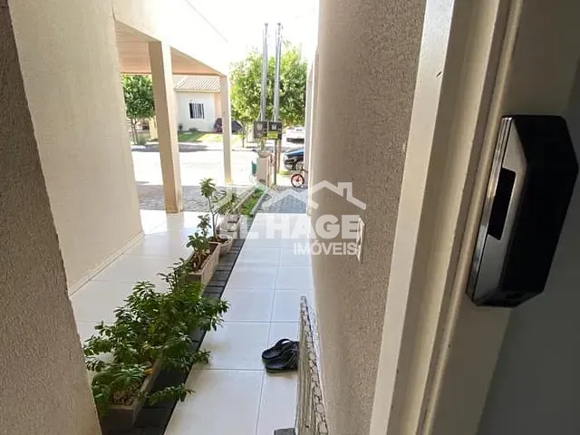 Casa 2 quartos e 1 banheiro, à venda, no bairro Petrópolis em Várzea Grande