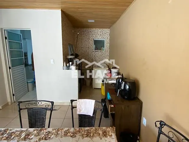 Casa 2 quartos e 1 banheiro, à venda, no bairro Petrópolis em Várzea Grande