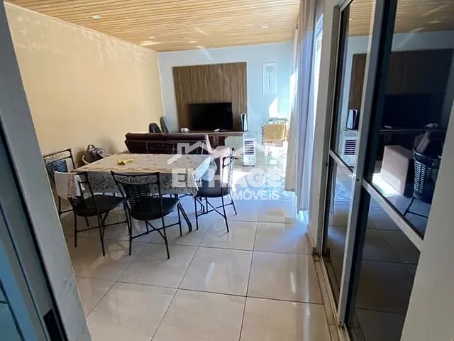 Casa 2 quartos e 1 banheiro, à venda, no bairro Petrópolis em Várzea Grande