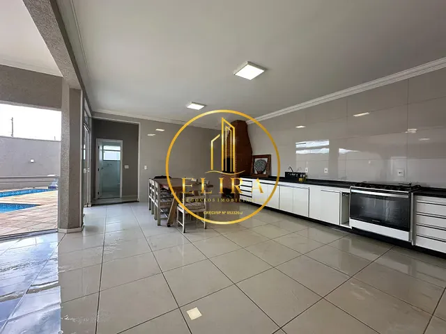 Sobrado com 331m² 3 quartos e 5 banheiros, à venda, no bairro Jardim Dona Regina em Santa Bárbara D'Oeste