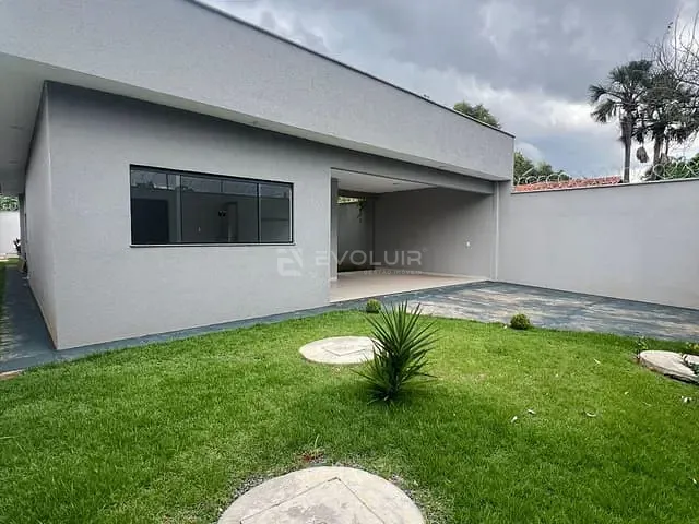 Casa 3 quartos e 2 banheiros, à venda, no bairro Parque Karajá em Aparecida de Goiânia