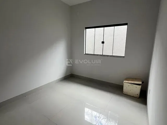 Casa 3 quartos e 2 banheiros, à venda, no bairro Parque Karajá em Aparecida de Goiânia