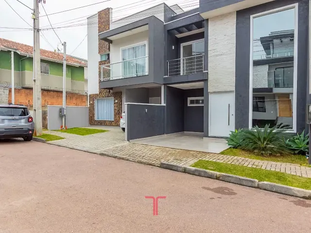 Casa com 80m² 2 quartos e 3 banheiros, à venda ou para alugar, no bairro Pinheirinho em Curitiba