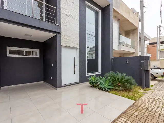 Casa com 80m² 2 quartos e 3 banheiros, à venda ou para alugar, no bairro Pinheirinho em Curitiba