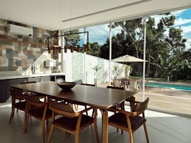 Casa com 450m² 4 quartos e 3 banheiros, à venda, no bairro Jardim Limoeiro em Serra