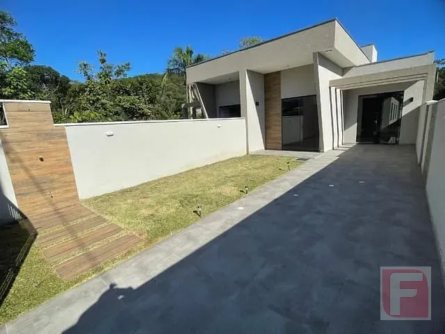 Casa 3 quartos e 2 banheiros, à venda, no bairro Continental em Itapoá