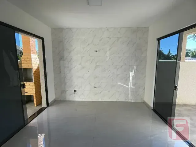 Casa 3 quartos e 2 banheiros, à venda, no bairro Continental em Itapoá