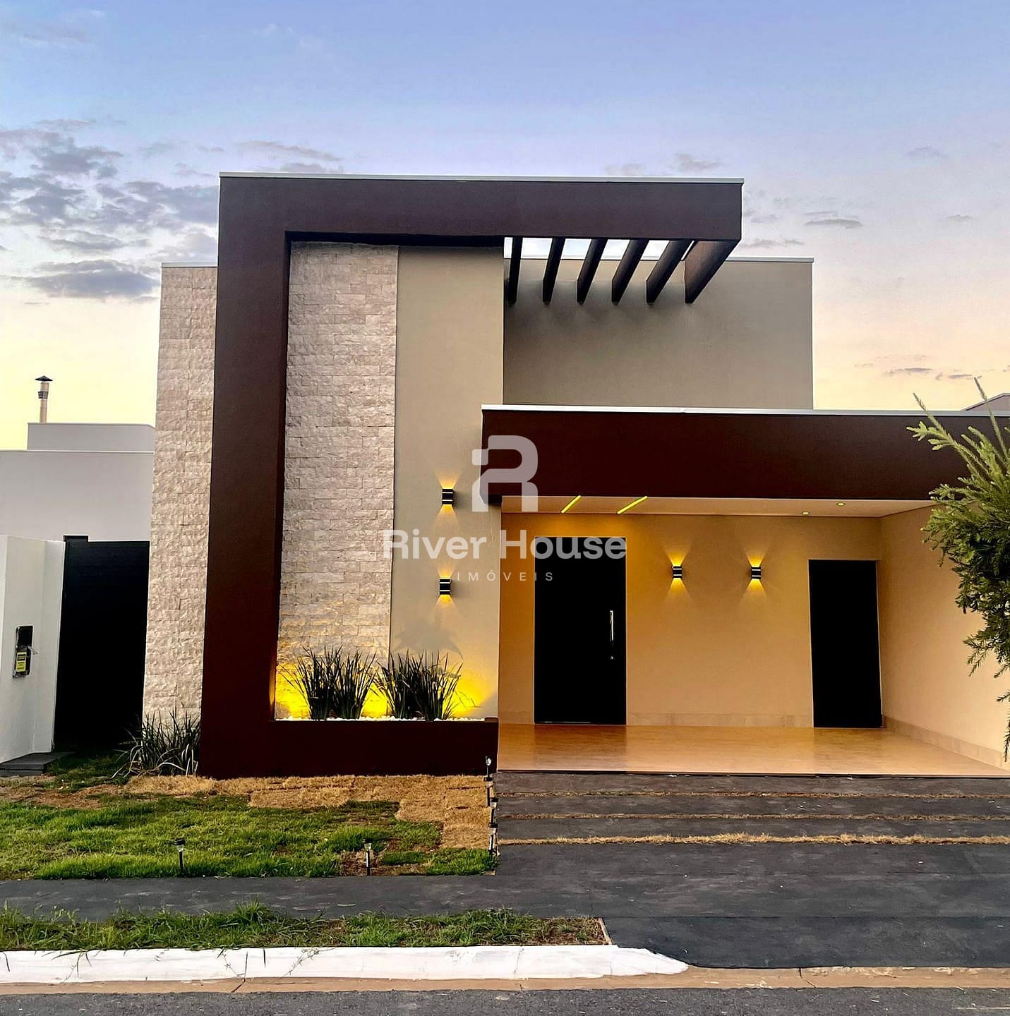 Casa à venda com 3 quartos, 160m² - Foto 1