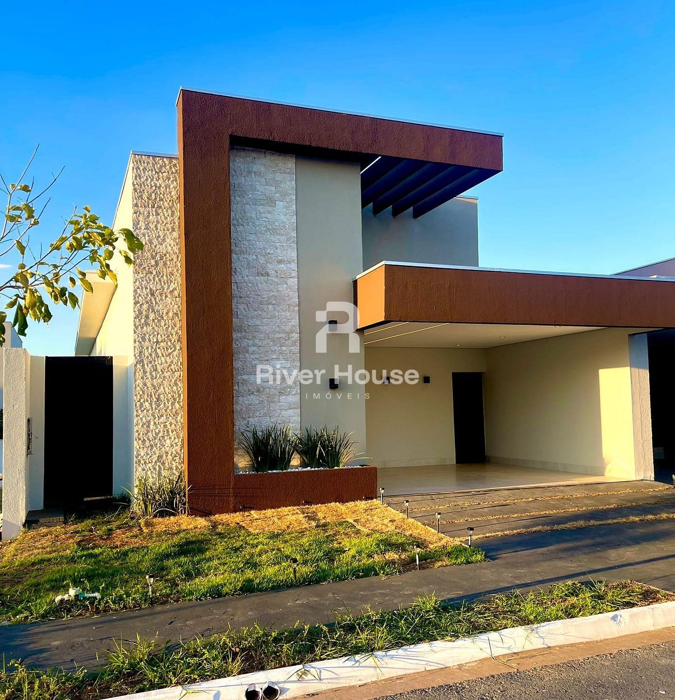 Casa à venda com 3 quartos, 160m² - Foto 2