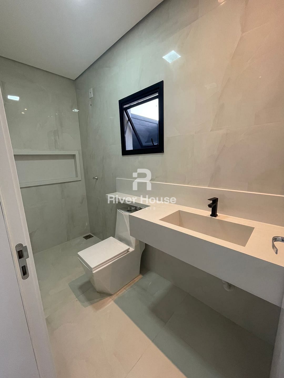 Casa à venda com 3 quartos, 160m² - Foto 8