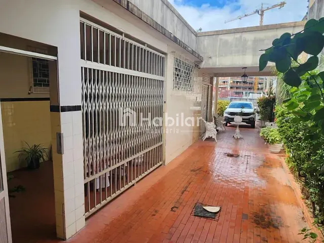 Casa com 384m², à venda, no bairro Rio Vermelho em Salvador