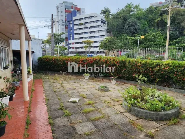 Casa com 384m², à venda, no bairro Rio Vermelho em Salvador