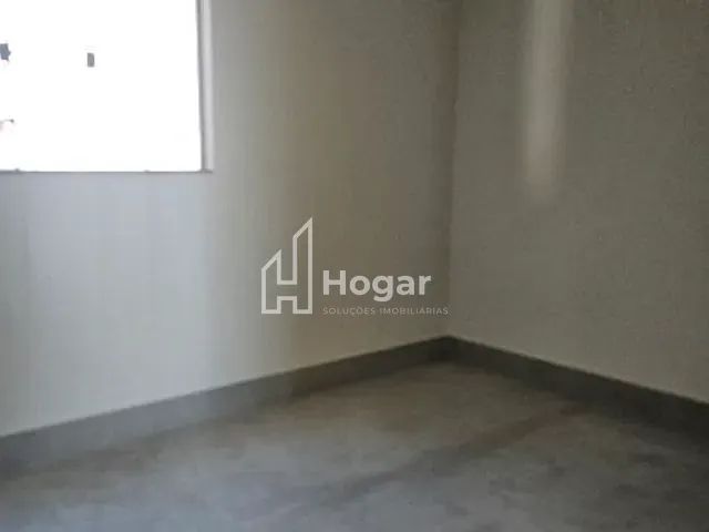Casa 3 quartos e 2 banheiros, para alugar, no bairro São Pedro em Londrina