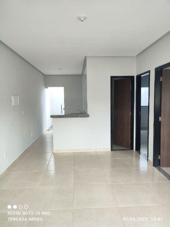 Casa à venda e aluguel com 2 quartos, 10m² - Foto 3