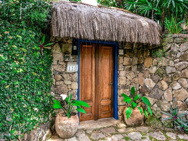 Casa com 790m² 5 quartos e 5 banheiros, à venda, no bairro Itaquanduba em Ilhabela
