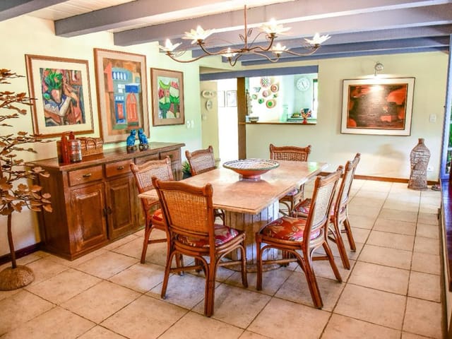 Casa com 790m² 5 quartos e 5 banheiros, à venda, no bairro Itaquanduba em Ilhabela