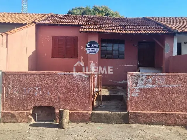 Casa com 149m², à venda, no bairro Centro em Mococa