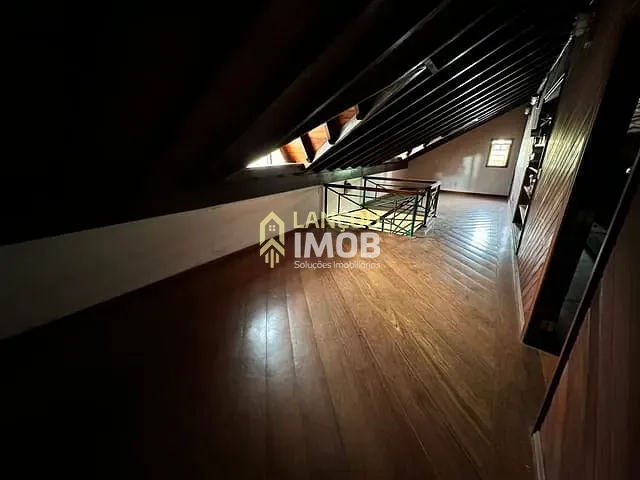 Casa com 350m² 3 quartos e 1 banheiro, à venda, no bairro Jardim Paulista I em Jundiaí