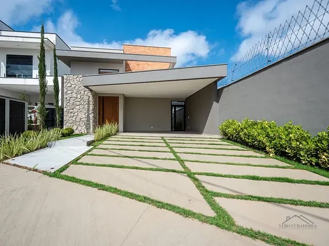 Casa 3 quartos e 5 banheiros, à venda, no bairro Fazenda Rodeio em Mogi das Cruzes