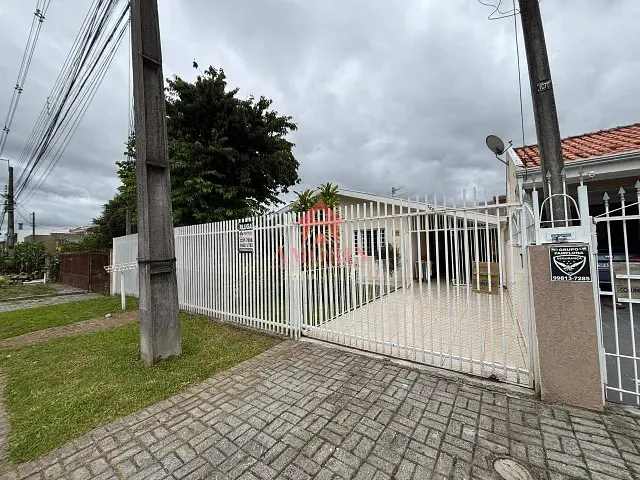 Casa com 180m² 4 quartos e 2 banheiros, para alugar, no bairro Fazendinha em Curitiba
