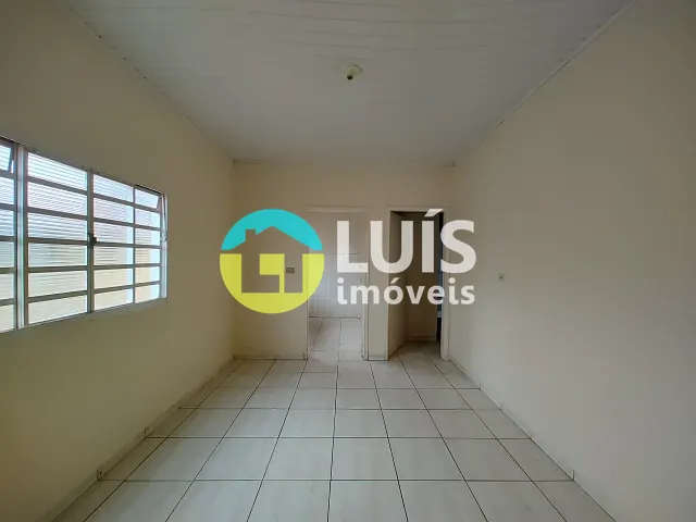 Casa 3 quartos e 2 banheiros, para alugar, no bairro Centro em Guaranésia