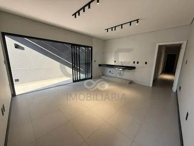 Casa com 150m² 4 quartos e 2 banheiros, para alugar, no bairro Vila Jorge Zambon em Jaguariúna
